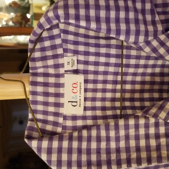 Denim & Company Seersucker Blouse - Picture 2 of 8